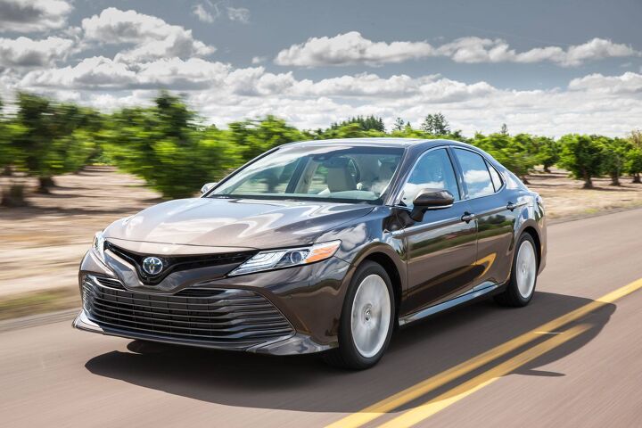 „Toyota Camry Hybrid“ pirmasis važiavimas post thumbnail image